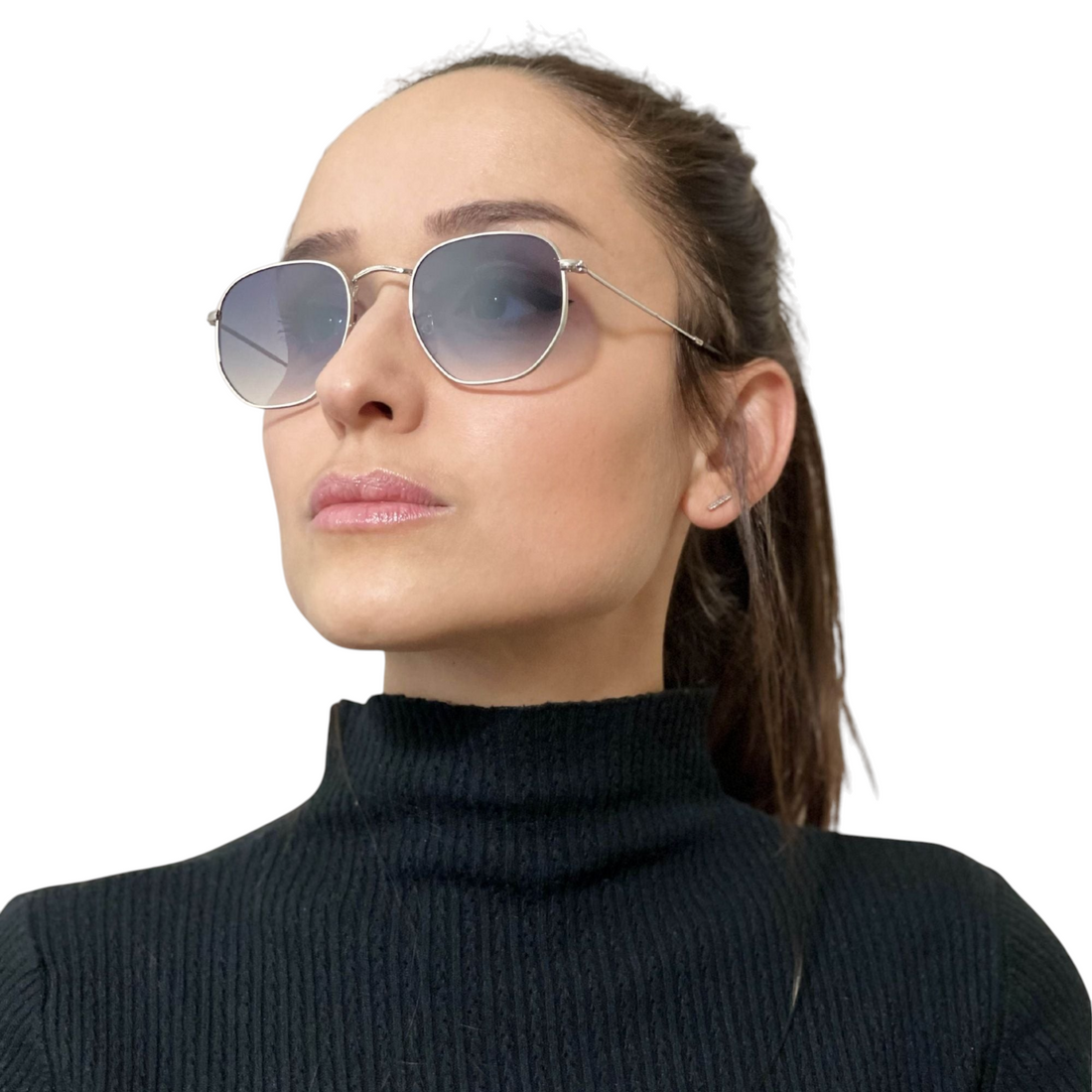 Model wearing lavunett Hexa sunglasses
