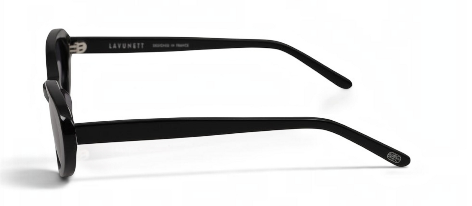 lavunett Esma round sunglasses in black acetate with polarised lenses, view 3