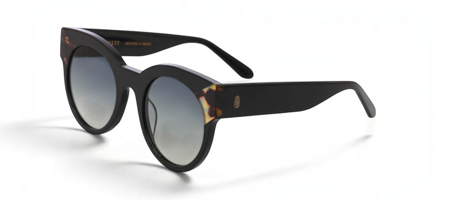 lavunett Kim cat-eye sunglasses in black acetate with polarised lenses, view 2