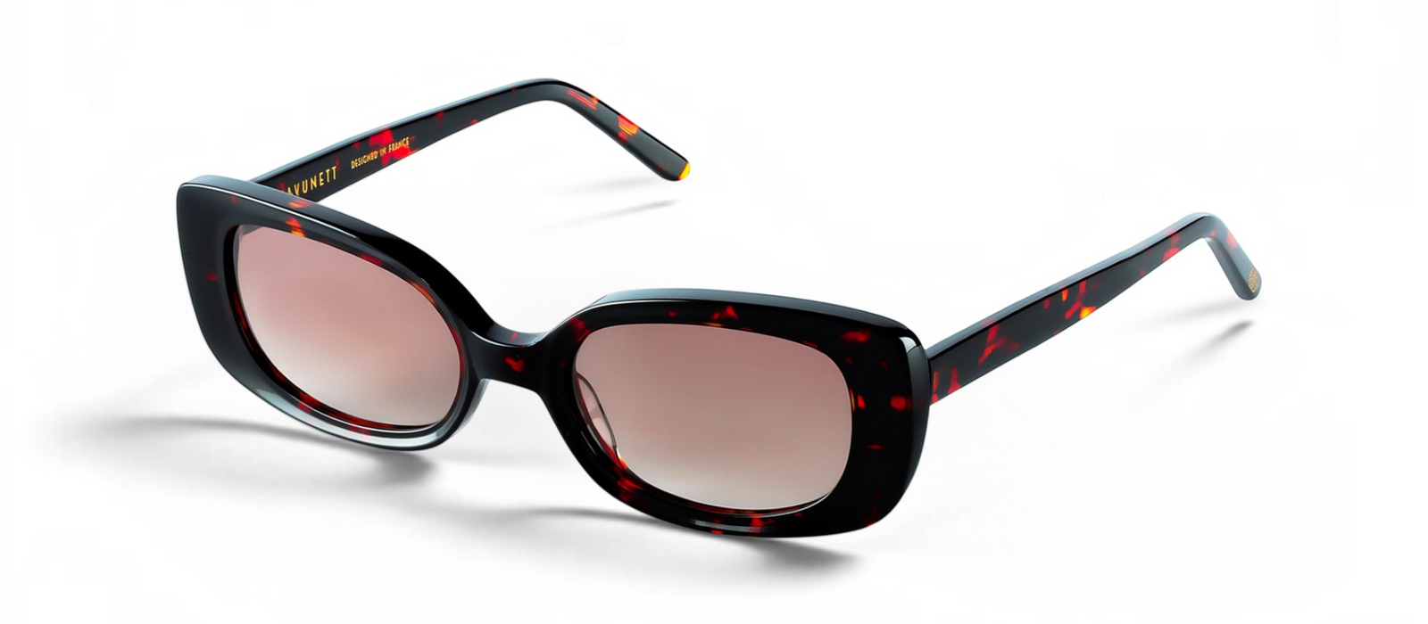 lavunett Jackie Brown round sunglasses in tortoiseshell acetate with polarised lenses, view 2