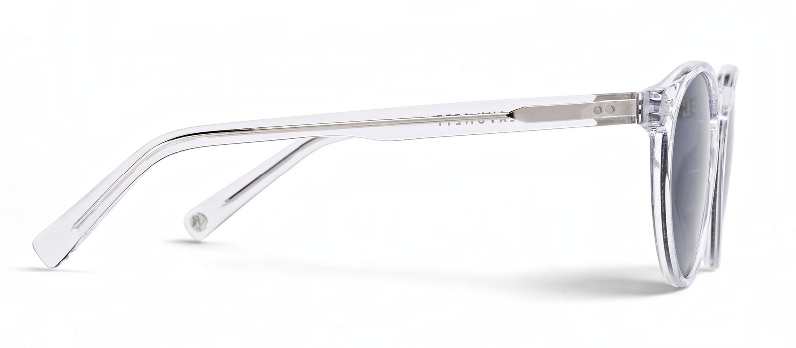 lavunett Watson round sunglasses in clear crystal acetate with polarised lenses, view 3