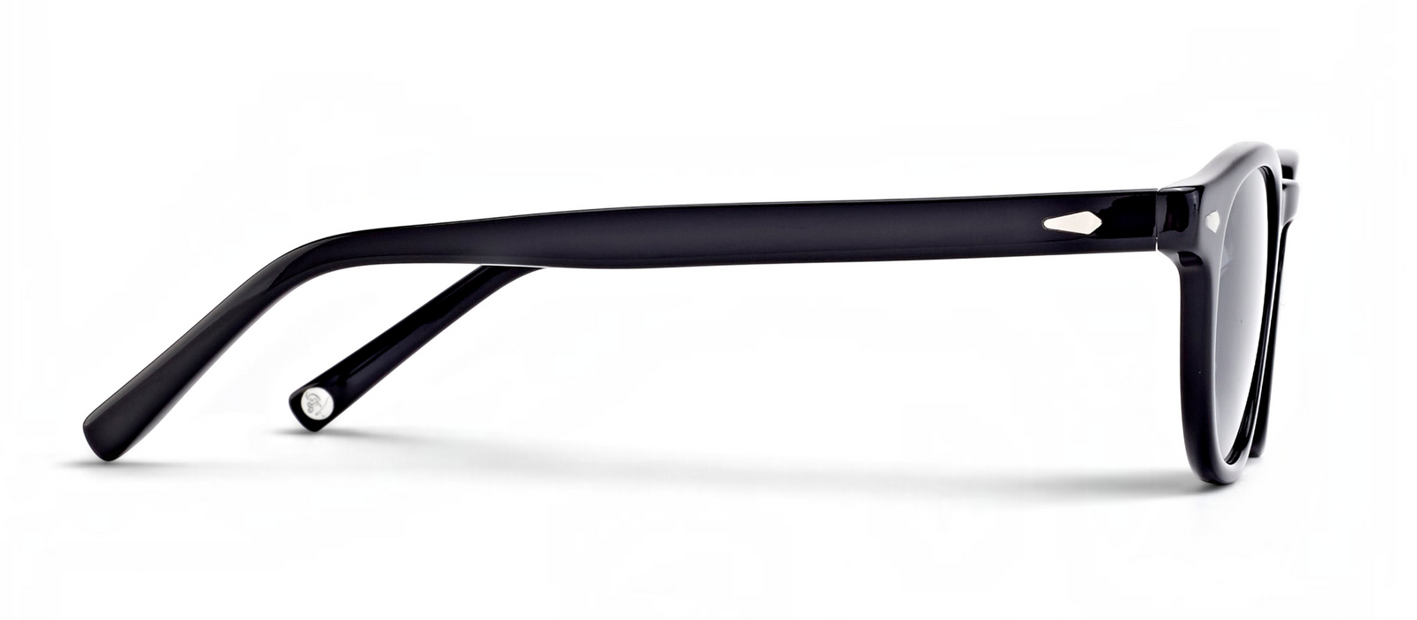 lavunett Charlie round sunglasses in black acetate with polarised lenses, view 3