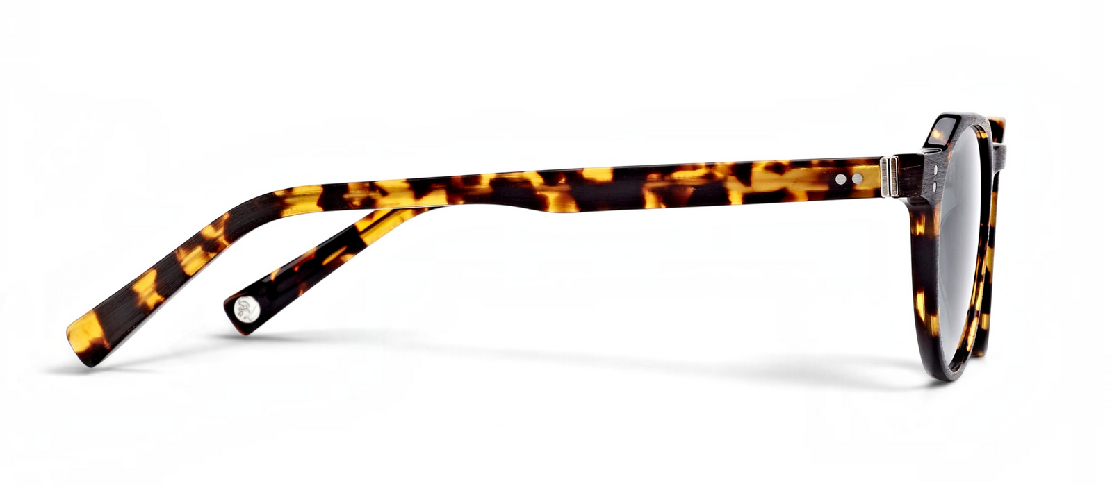 lavunett Shelby round sunglasses in tortoiseshell acetate with polarised lenses, view 3