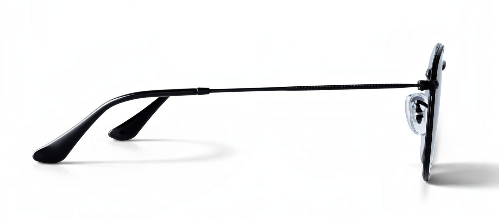 lavunett Benji Black round sunglasses in black metal with tinted lenses, view 3